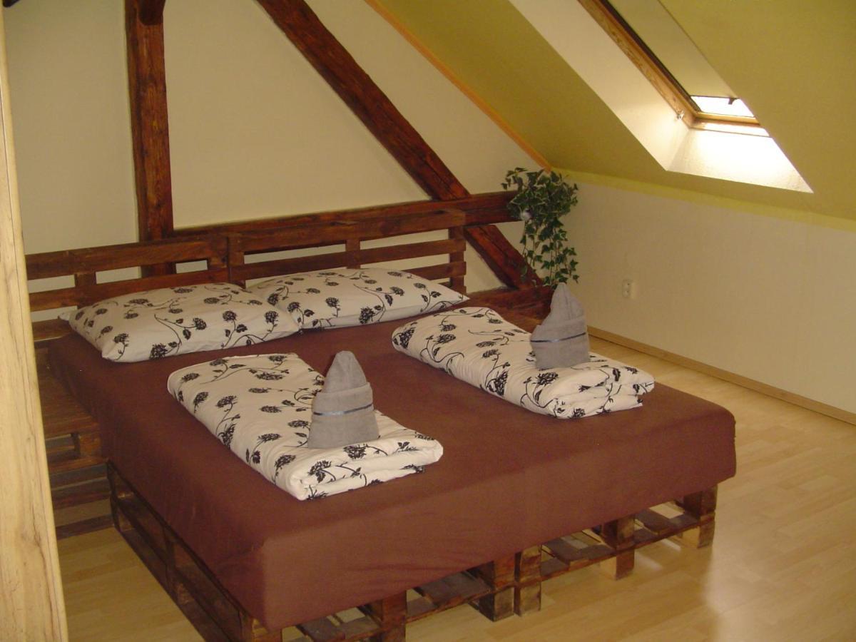 Villa Ametyst Štúrovo Bagian luar foto