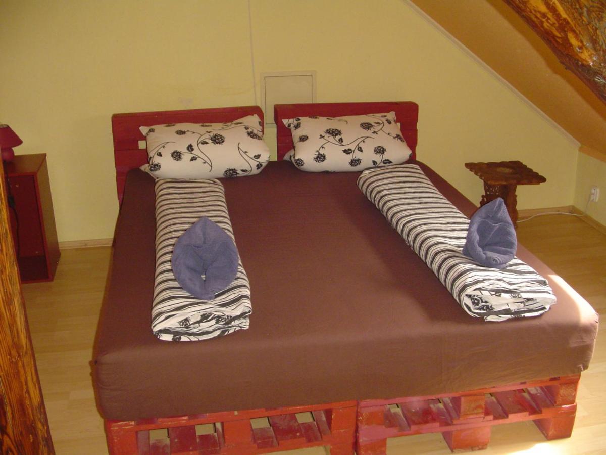 Villa Ametyst Štúrovo Bagian luar foto