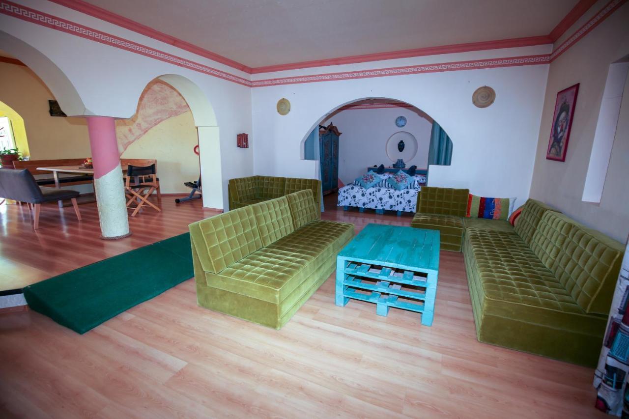 Villa Ametyst Štúrovo Bagian luar foto