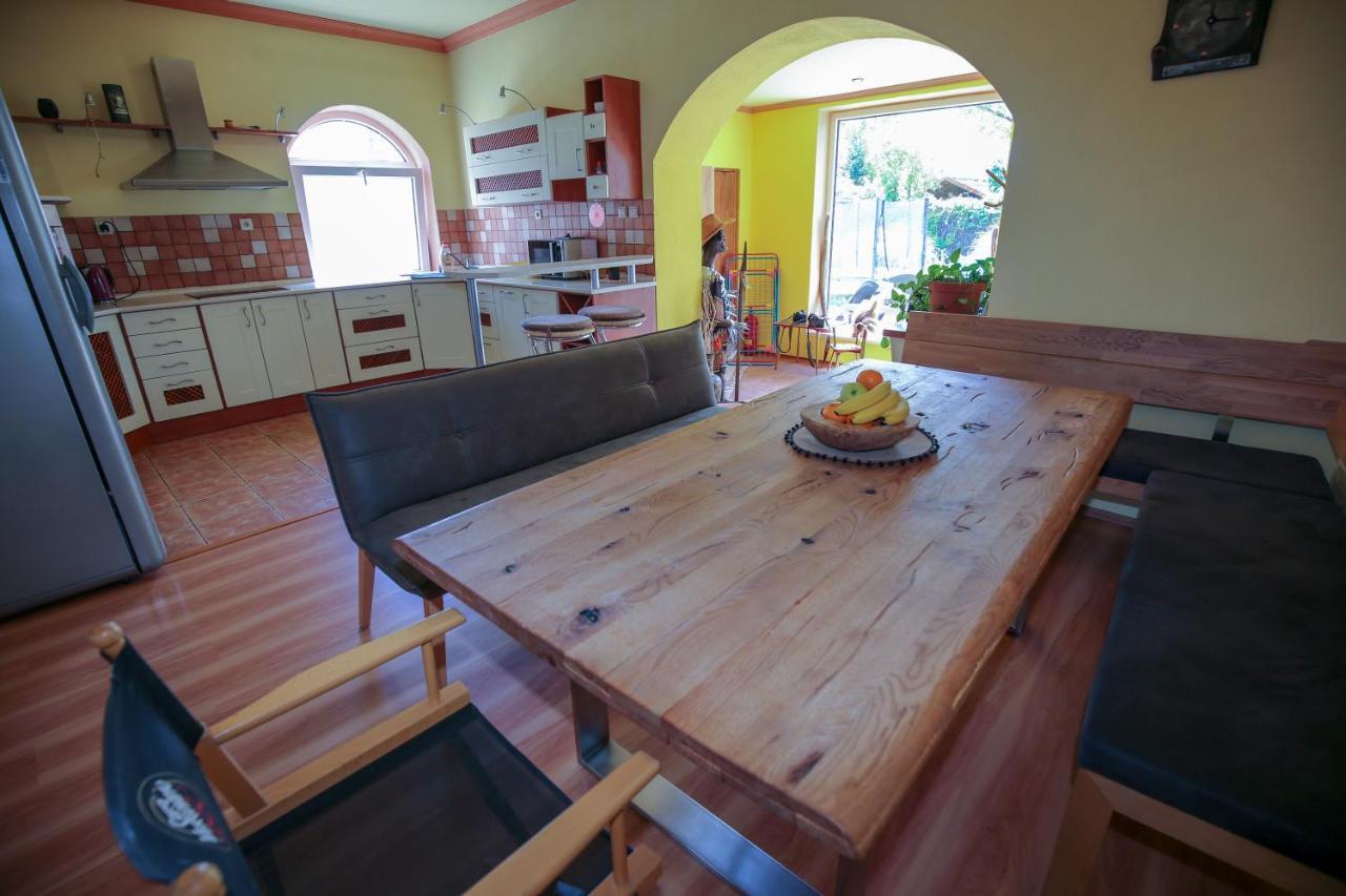 Villa Ametyst Štúrovo Bagian luar foto