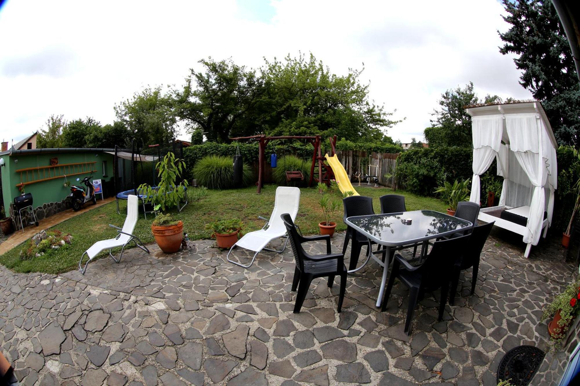 Villa Ametyst Štúrovo Bagian luar foto